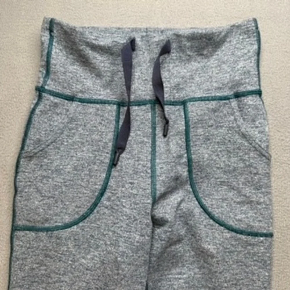 Lululemon Pants Womens 4 Gray‎ Heathered Green Stitch Yoga Lounge Athletic Gym